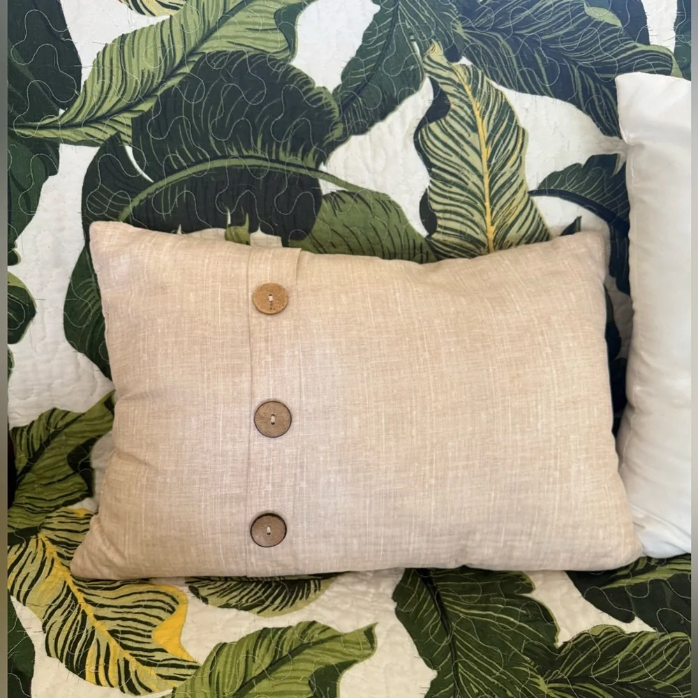 Lush Decor Set of 2 Tropical Accent Pillows - Pineapple & Button Detail